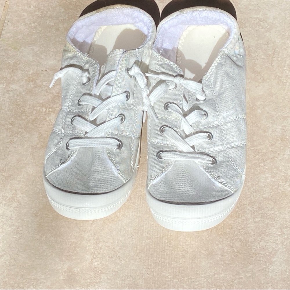 Sneakers with White Silver and Gold. New!